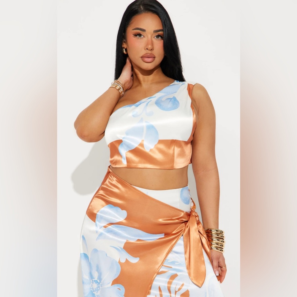 Mahalyn Satin Skirt Set - Orange/combo. Size XS